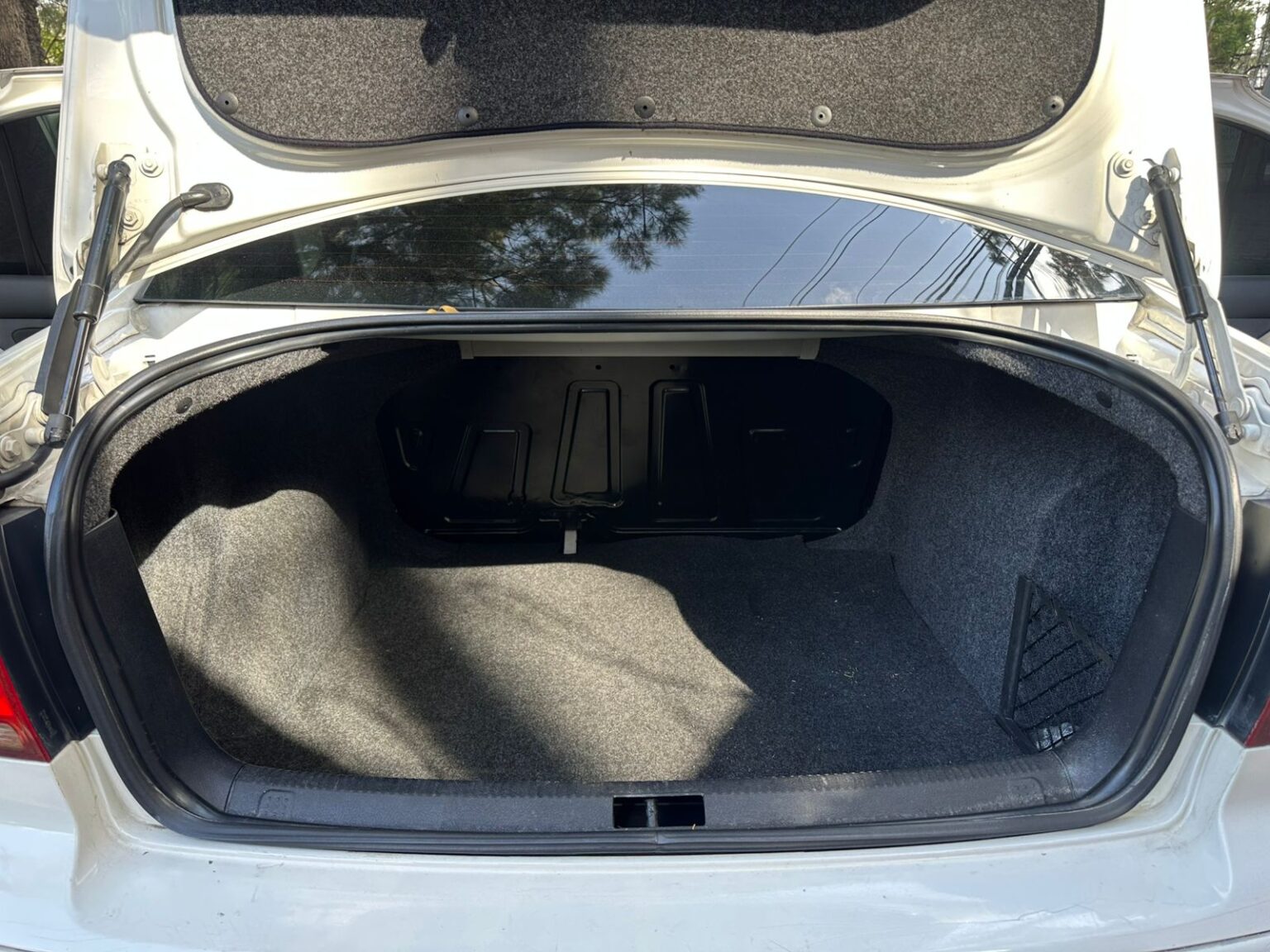 Volkswagen-Jetta-2011-692DZB (16)