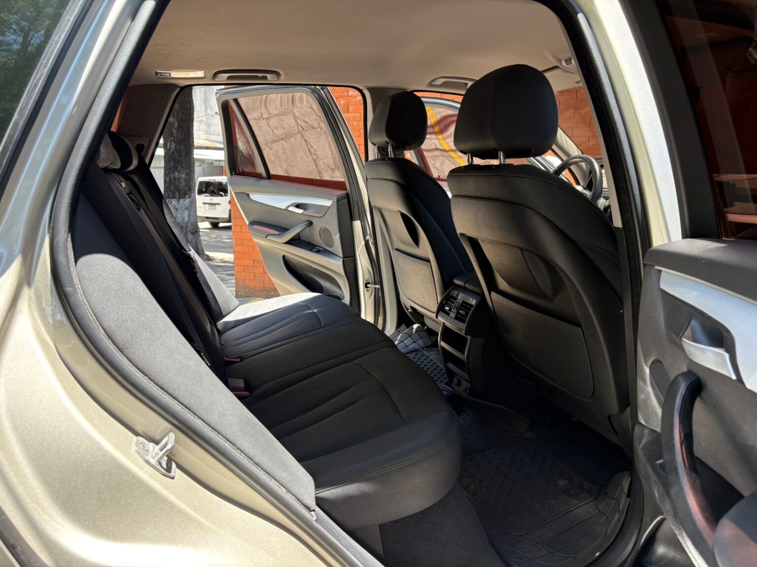 BMW-X5-Sdrive-25d-2016-564GBV (11)