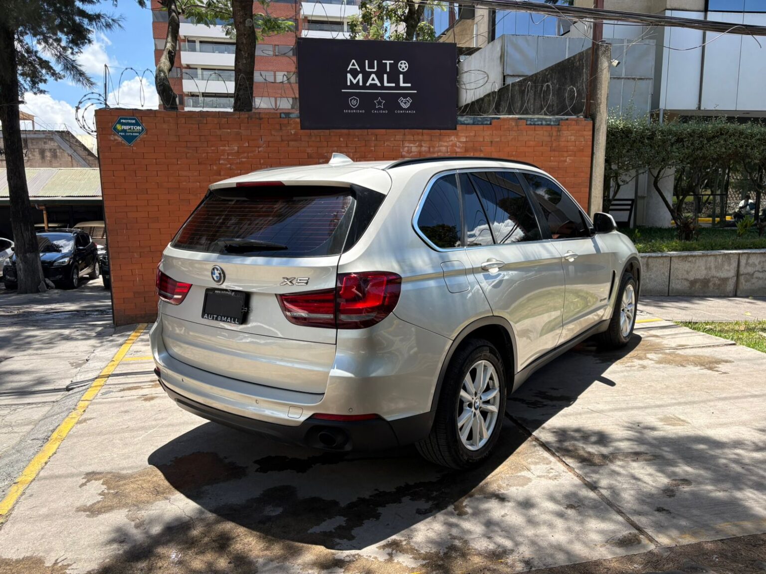 BMW-X5-Sdrive-25d-2016-564GBV (4)
