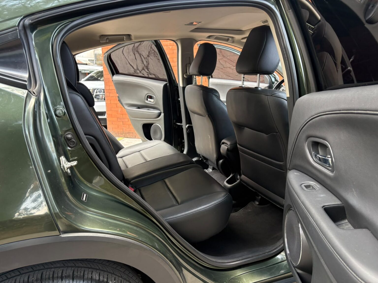 Honda-HRV-EXL-2017-701JGM (11)