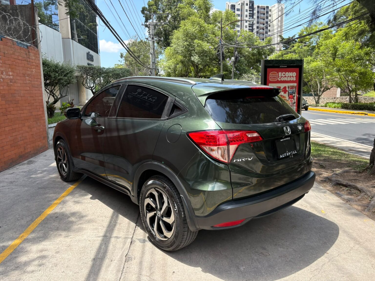 Honda-HRV-EXL-2017-701JGM (6)