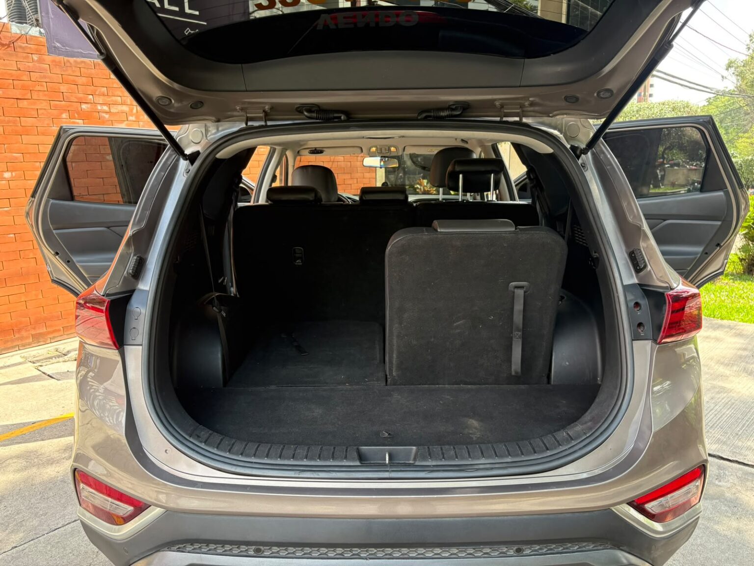 Hyundai-SantaFe-2019-979JPD (13)