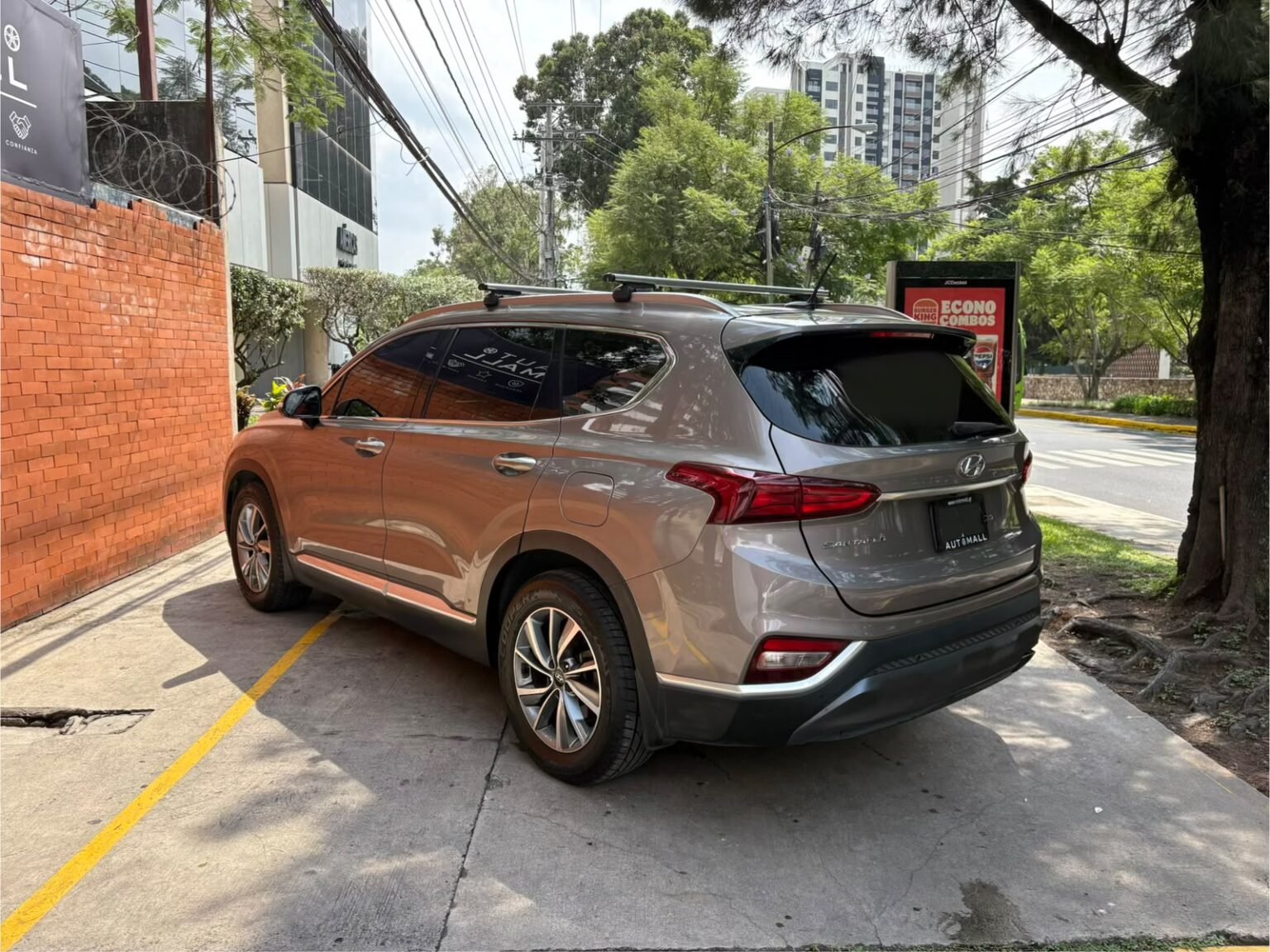 Hyundai-SantaFe-2019-979JPD (6)