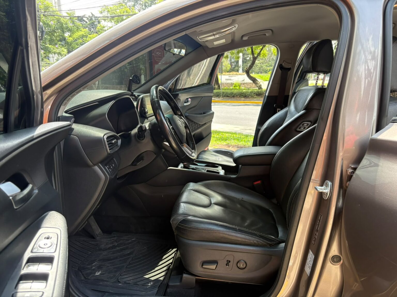 Hyundai-SantaFe-2019-979JPD (7)