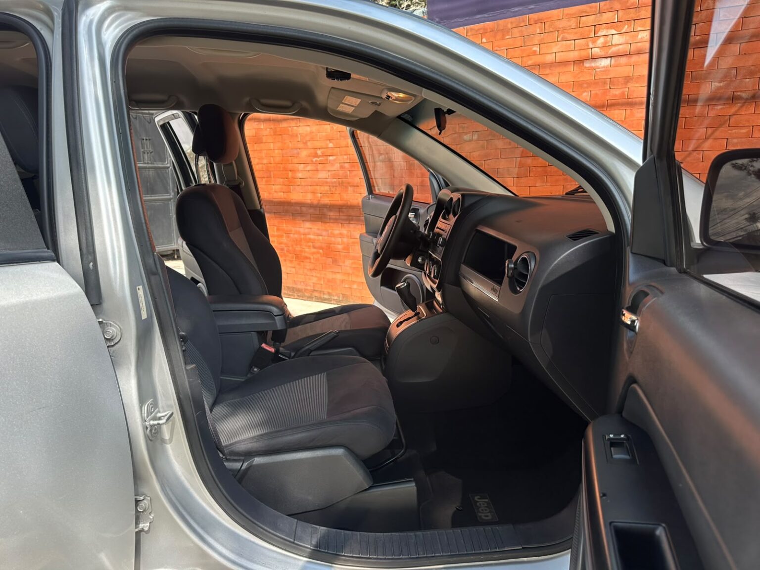 Jeep-Compass-2011-771GHX (11)