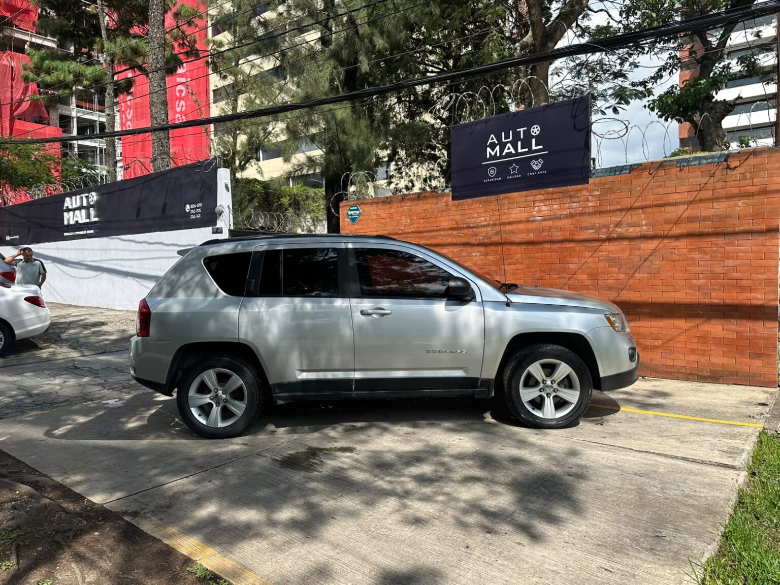 Jeep-Compass-2011-771GHX (13)