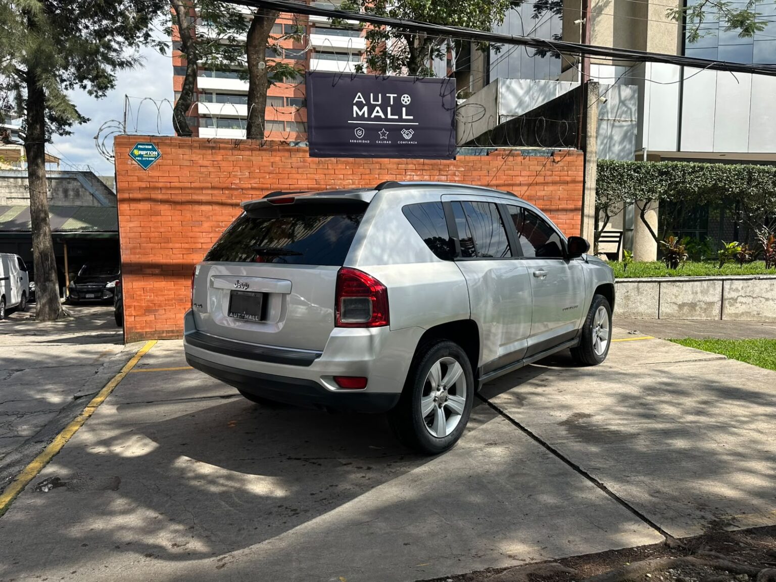 Jeep-Compass-2011-771GHX (14)