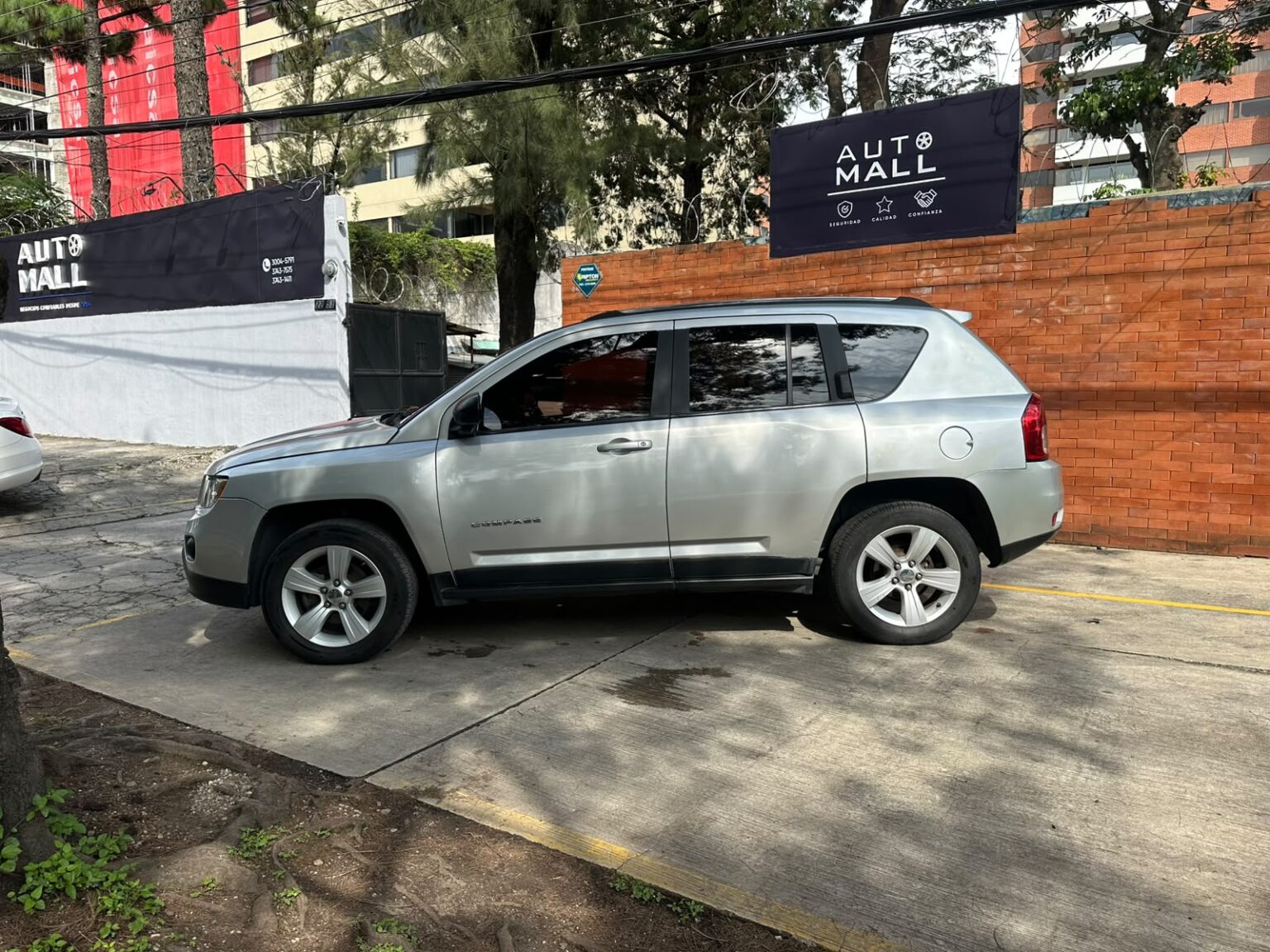 Jeep-Compass-2011-771GHX (7)