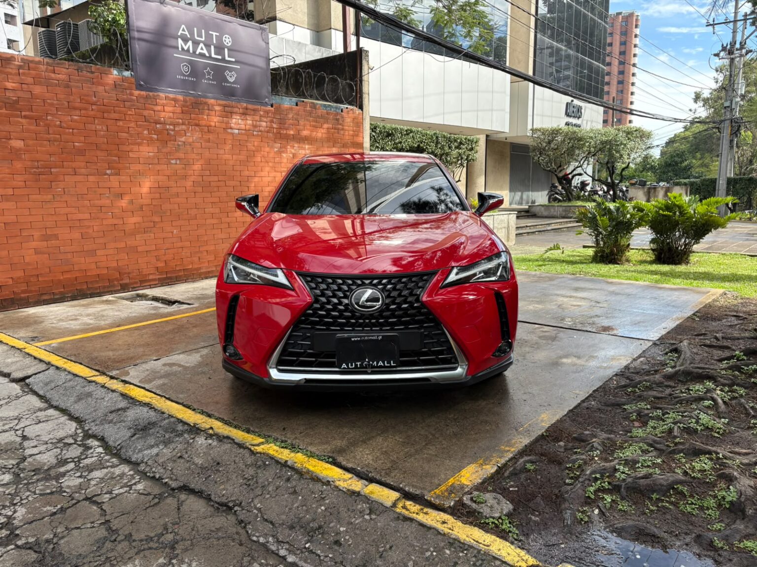 Lexus-UX200-2020-720HYN (1)