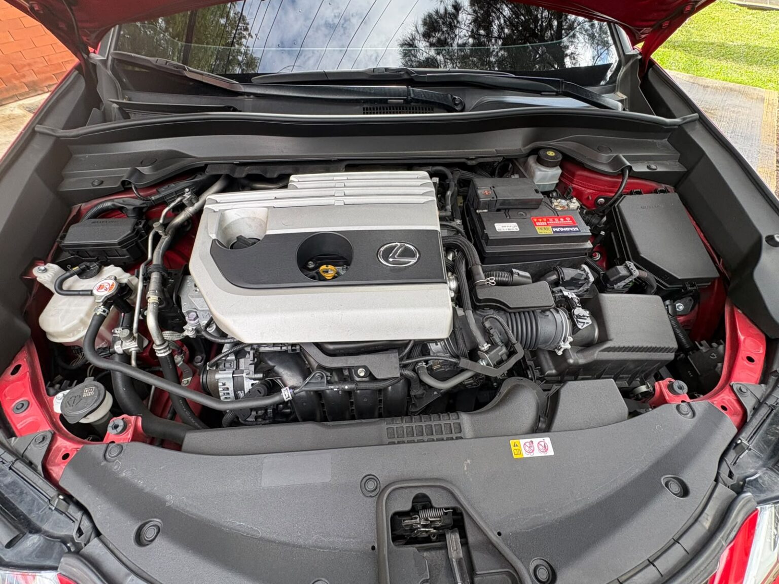 Lexus-UX200-2020-720HYN (16)