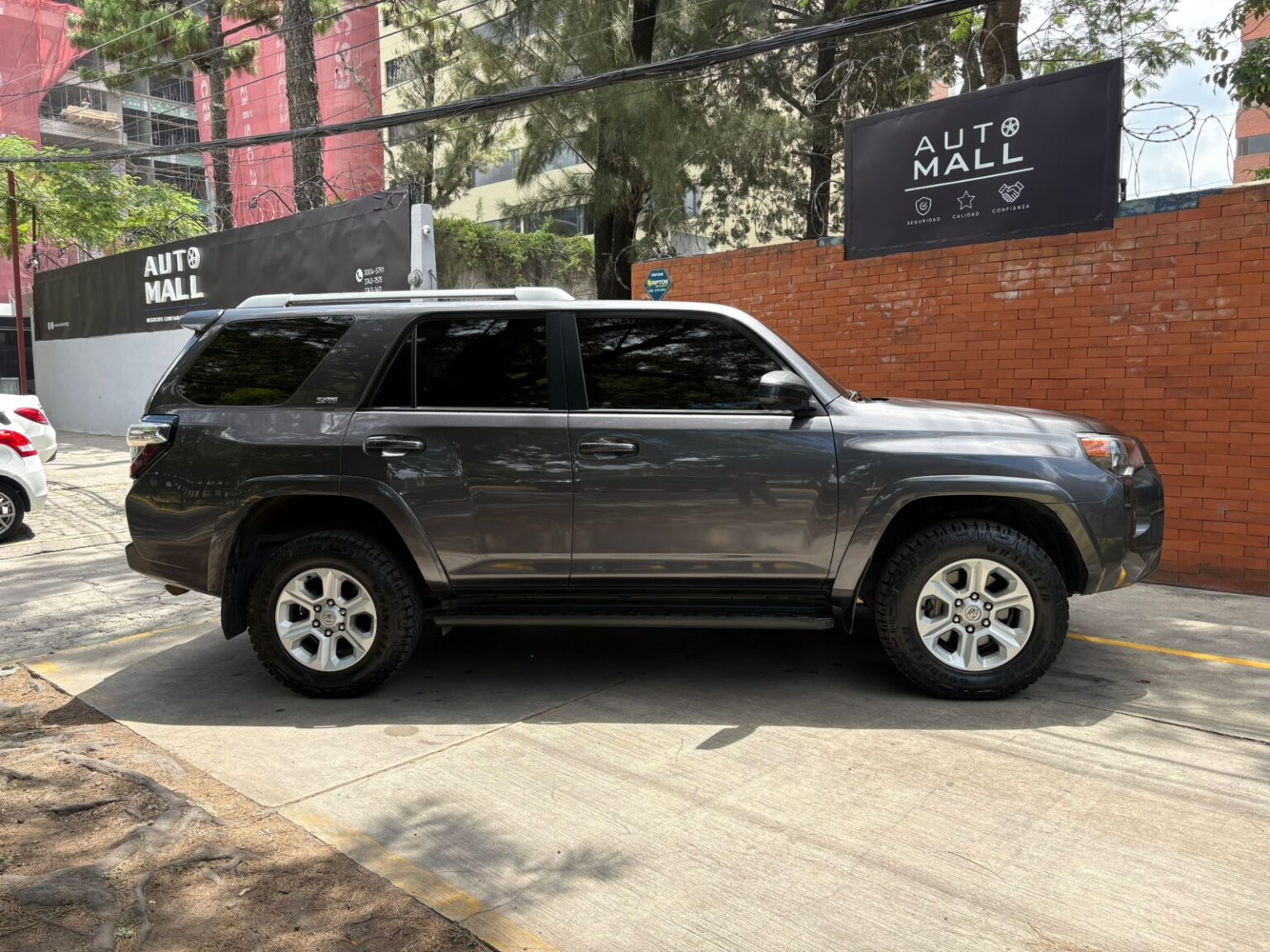 Toyota-4Runner-2022-631JKB (3)