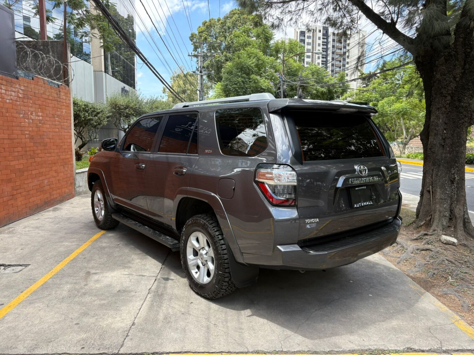 Toyota-4Runner-2022-631JKB (9)