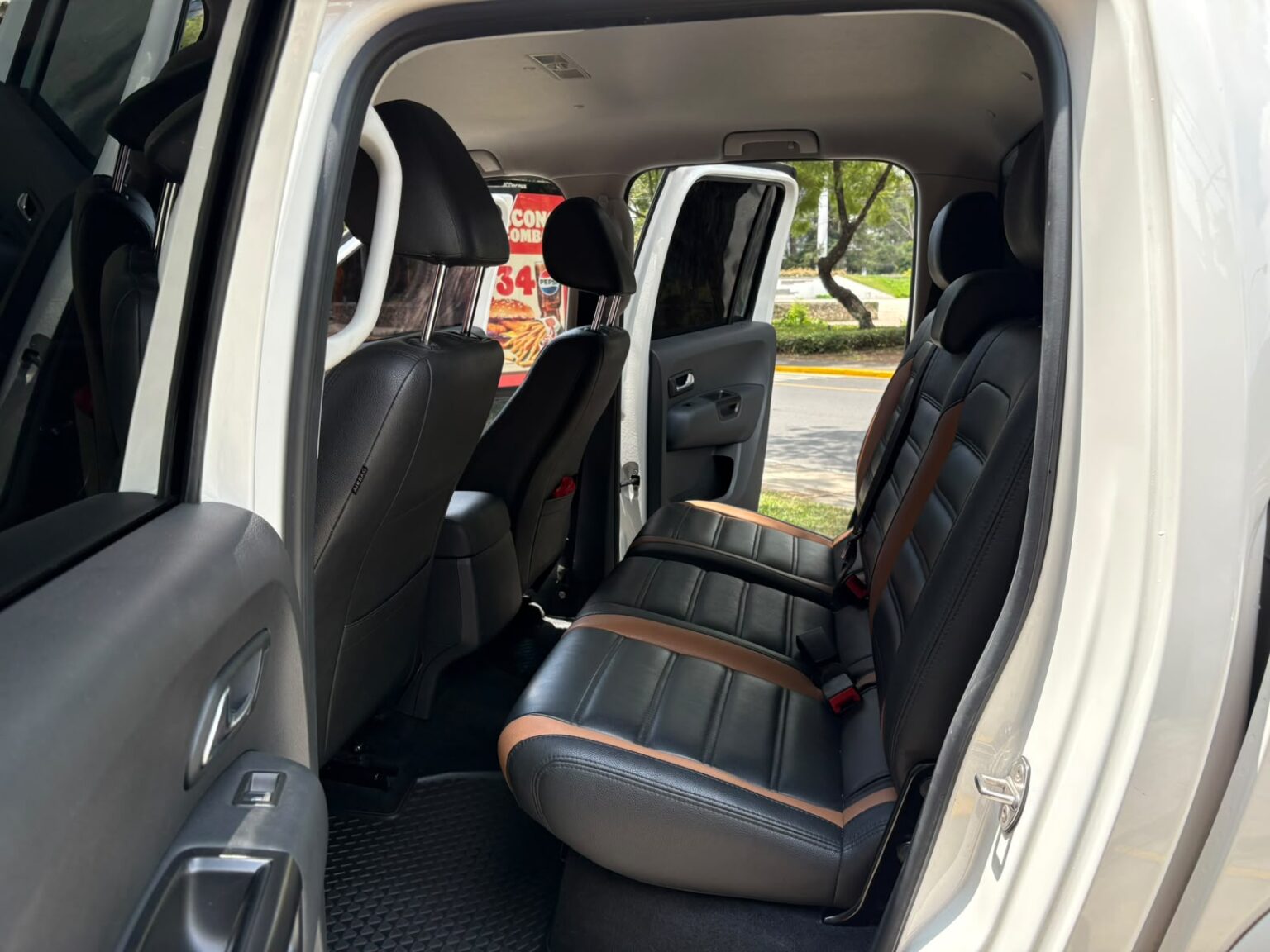 Volkswagen-Amarok-AT-2022-638KDX (16)