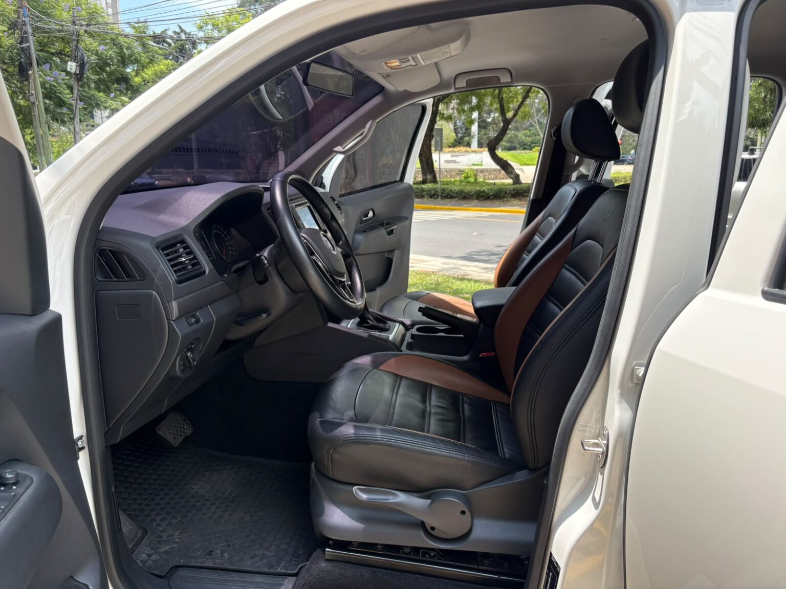 Volkswagen-Amarok-AT-2022-638KDX (6)