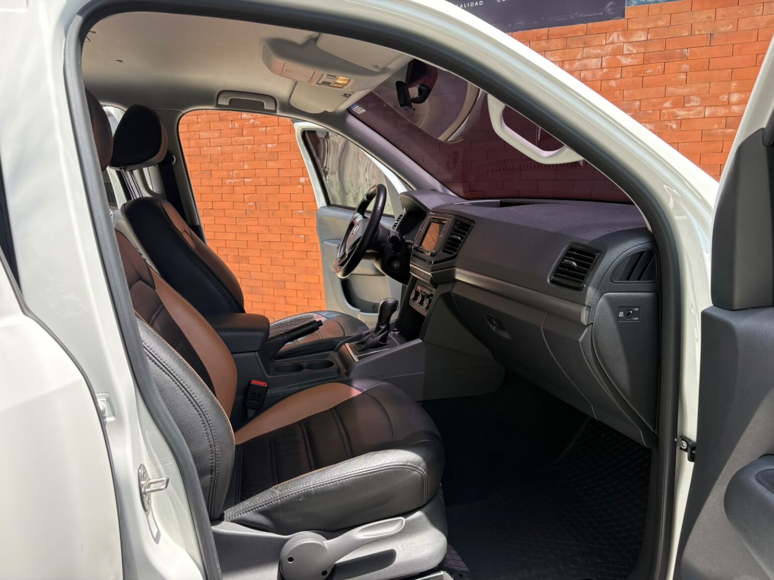 Volkswagen-Amarok-AT-2022-638KDX (8)