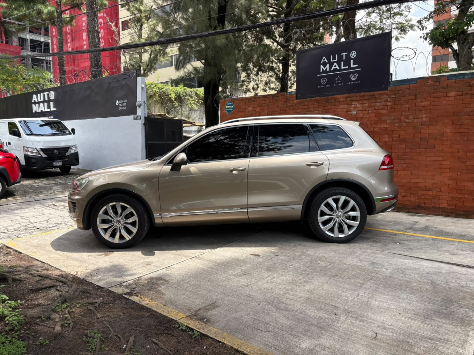 Volkswagen-Touareg-2016-089HTP (11)