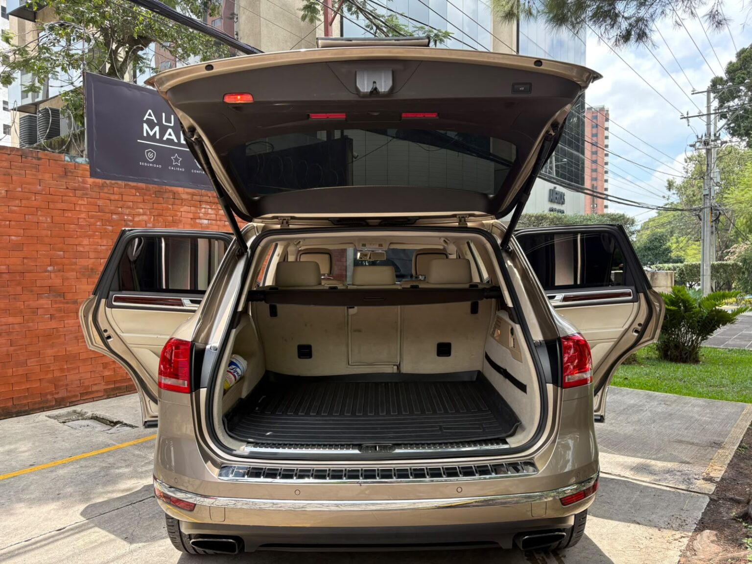 Volkswagen-Touareg-2016-089HTP (17)