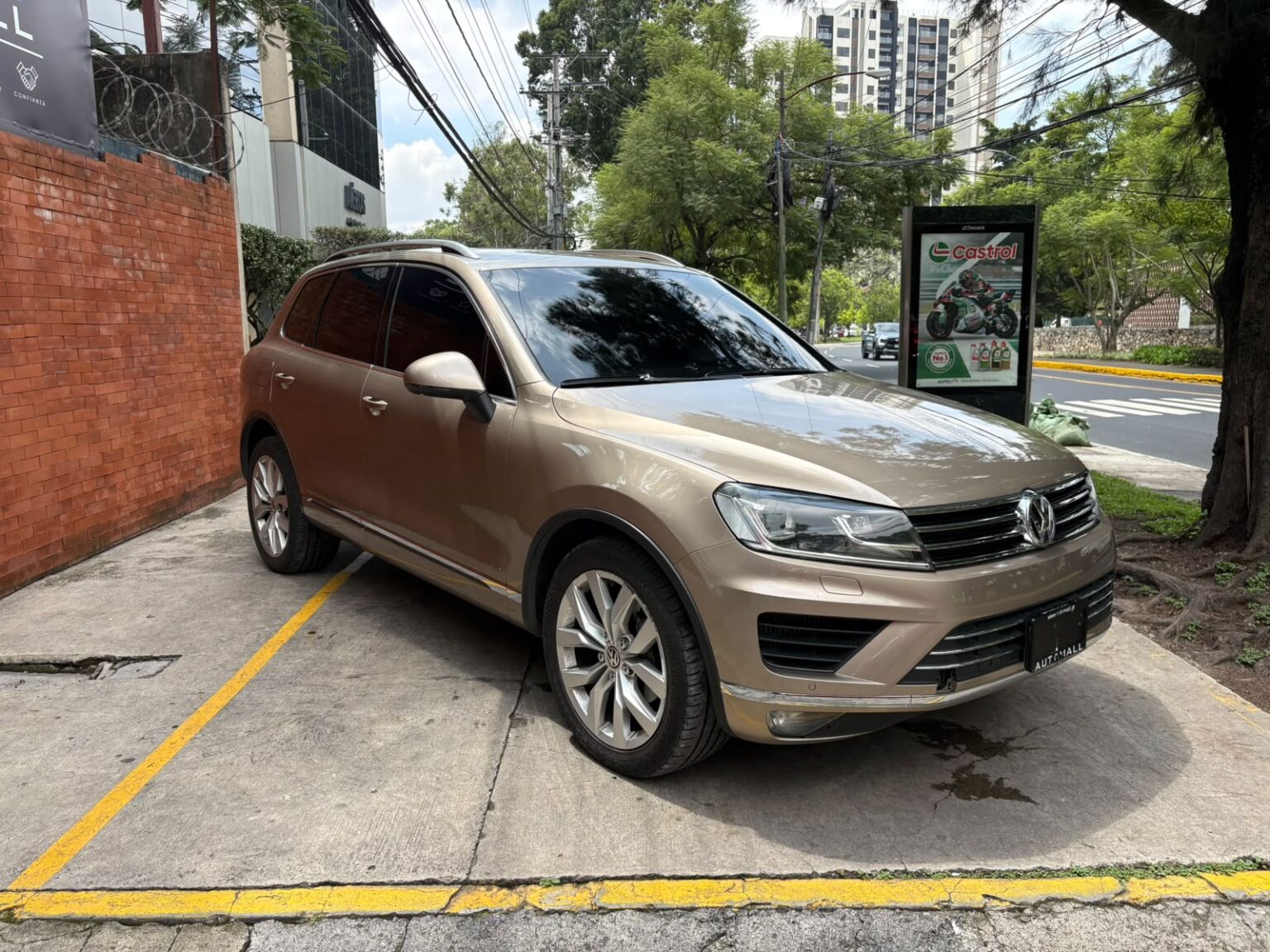 Volkswagen-Touareg-2016-089HTP (2)