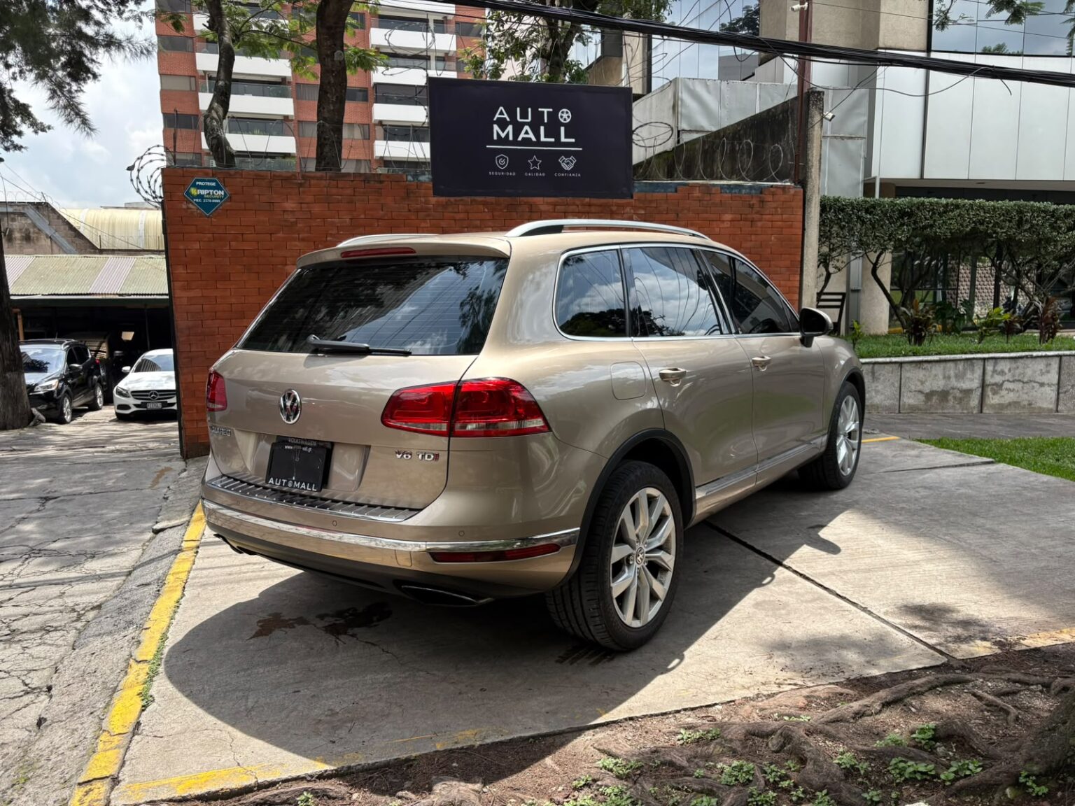 Volkswagen-Touareg-2016-089HTP (4)
