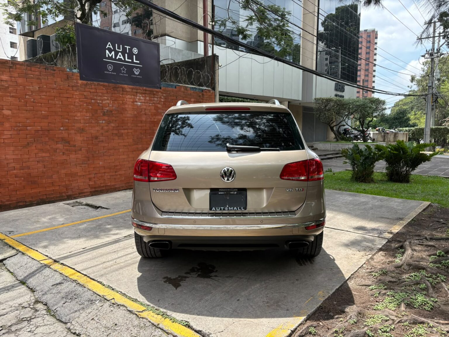 Volkswagen-Touareg-2016-089HTP (5)