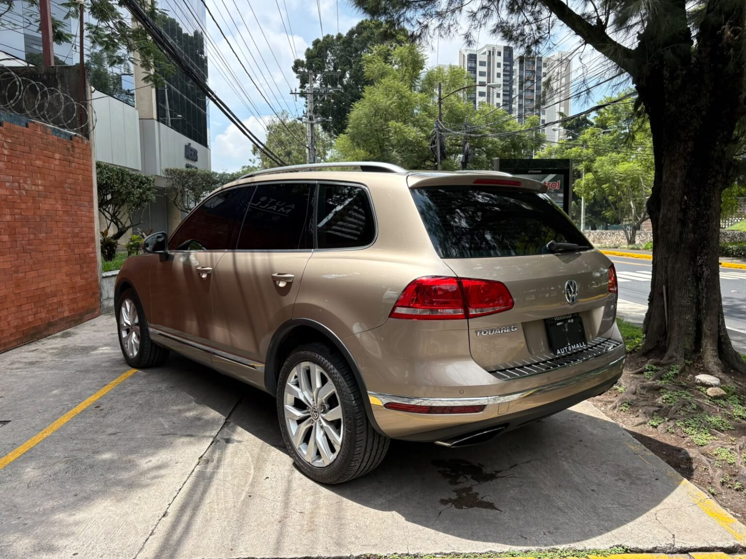 Volkswagen-Touareg-2016-089HTP (6)