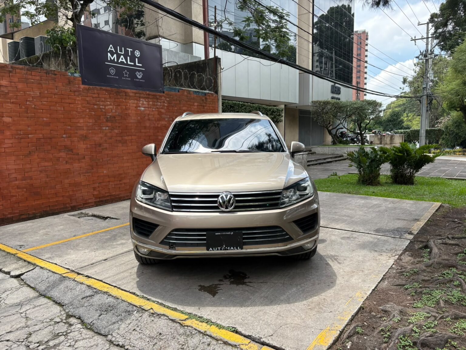 Volkswagen-Touareg-2016-089HTP (7)