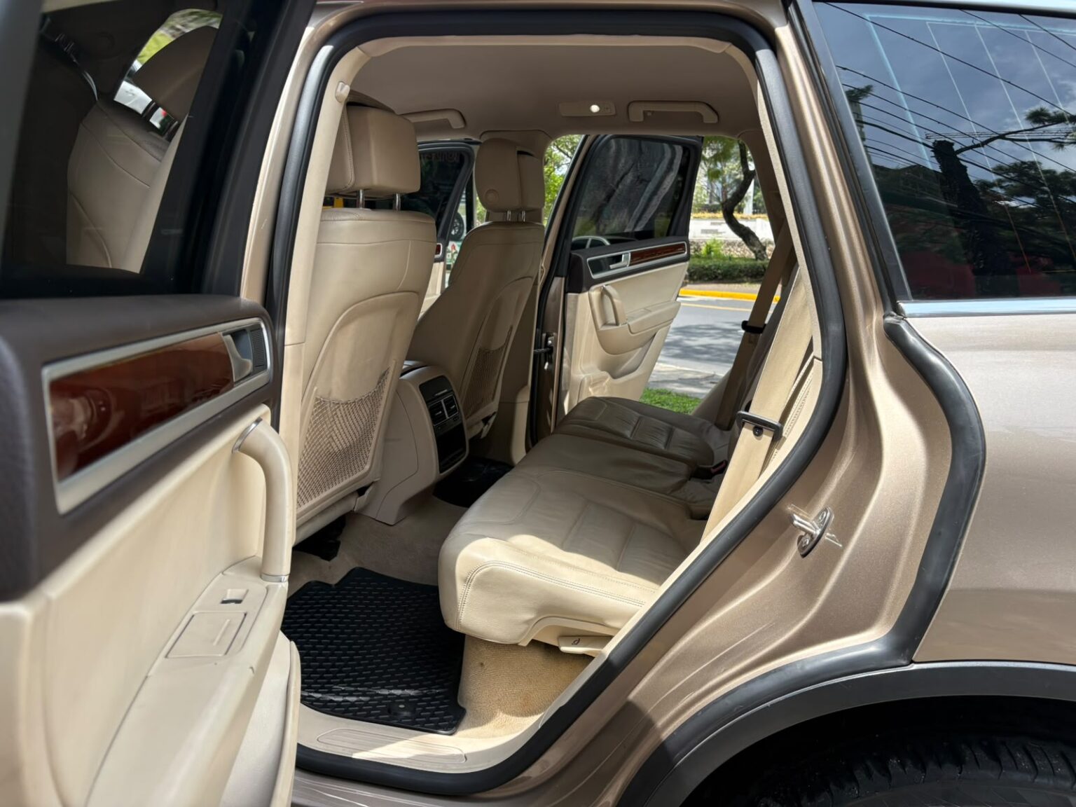 Volkswagen-Touareg-2016-089HTP (9)