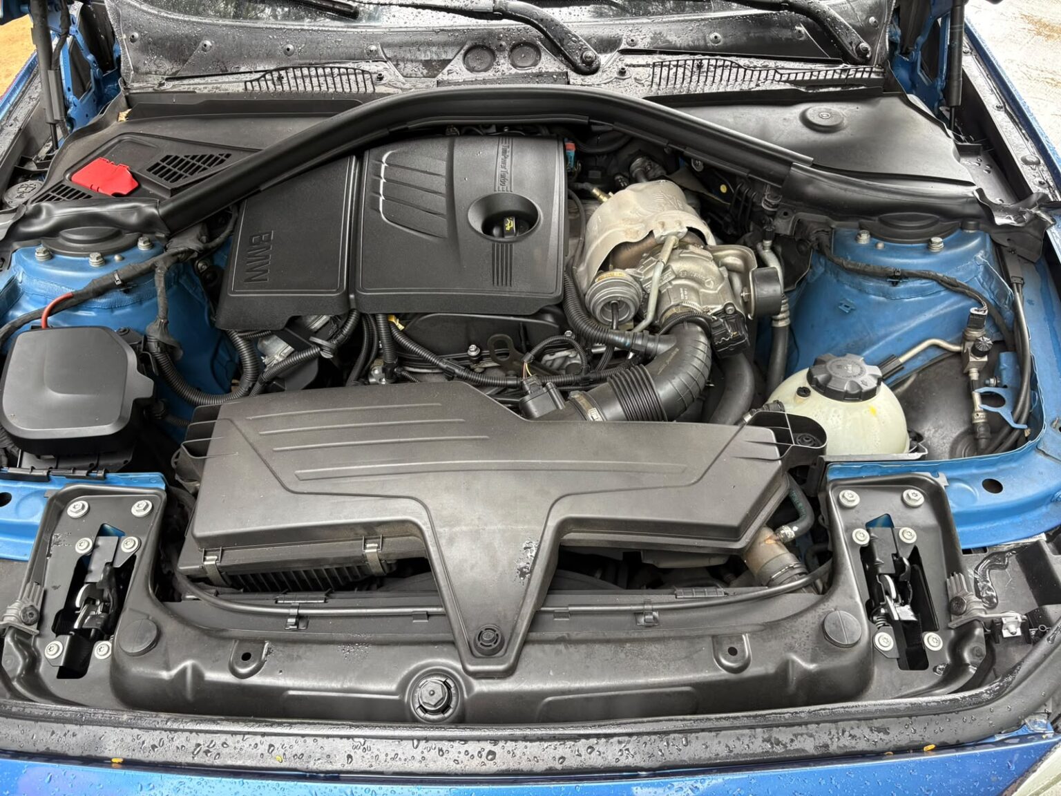 BMW-120i-AT-2016-697FZM (14)