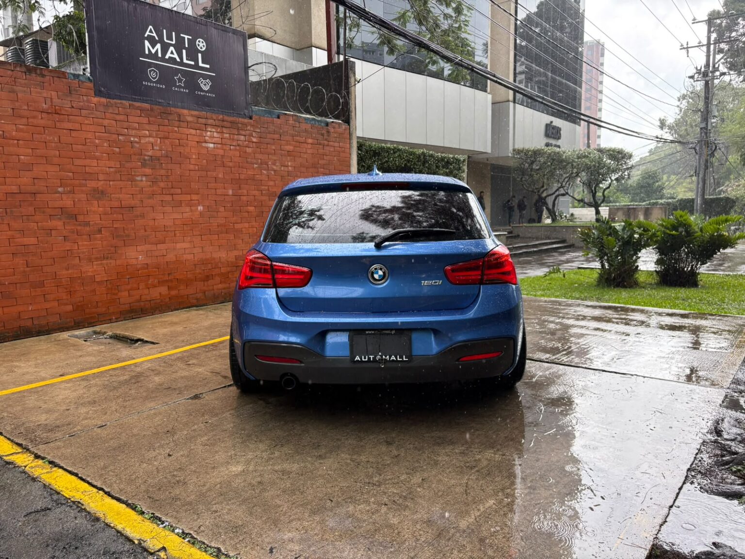BMW-120i-AT-2016-697FZM (5)