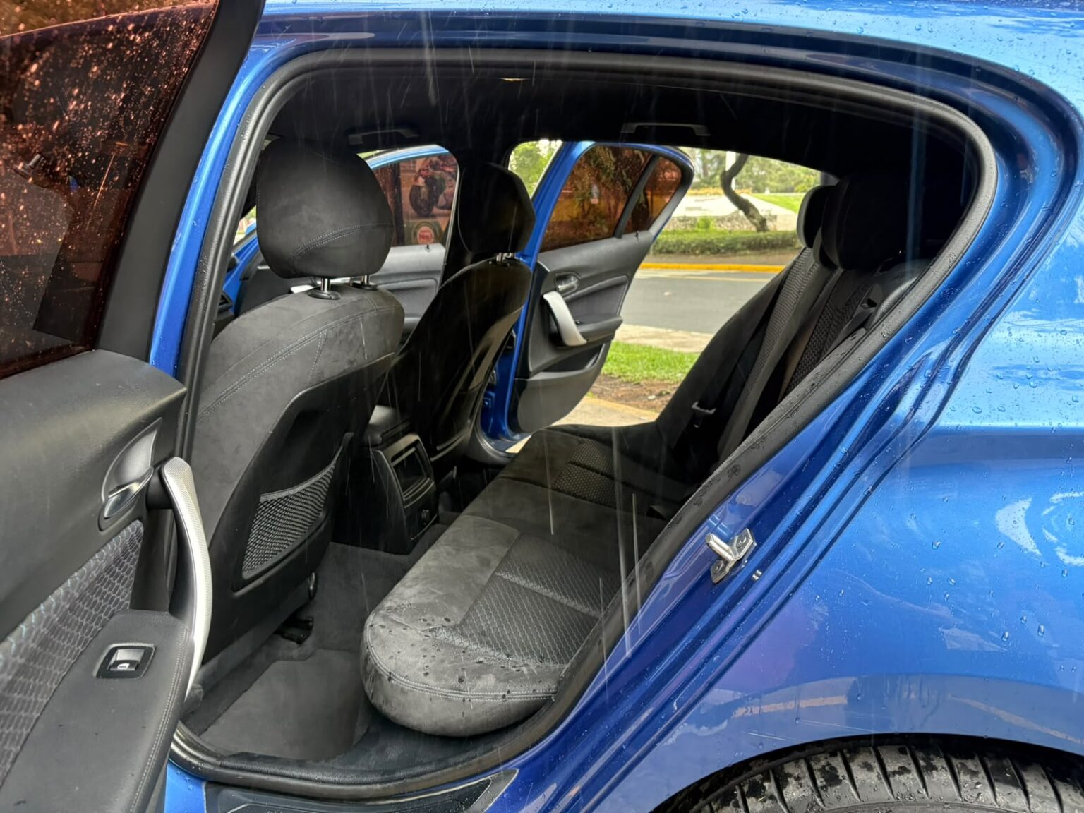 BMW-120i-AT-2016-697FZM (9)