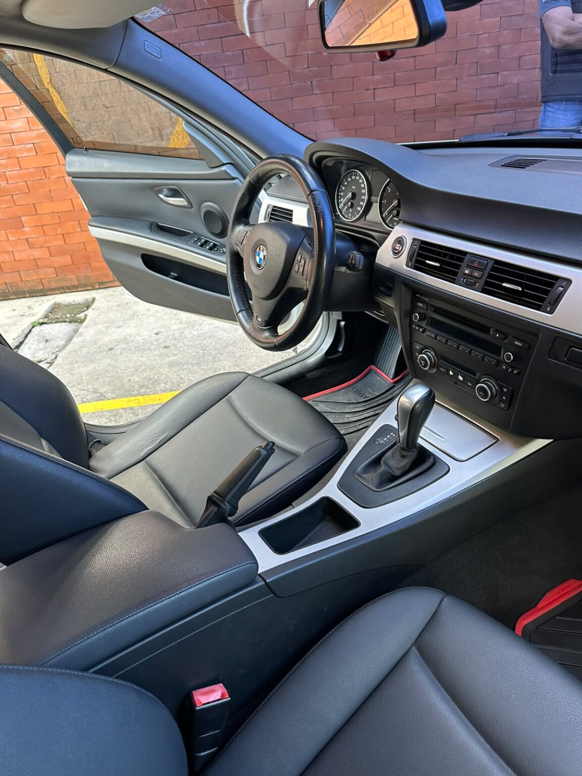 BMW-320i-2011-213DZP (10)