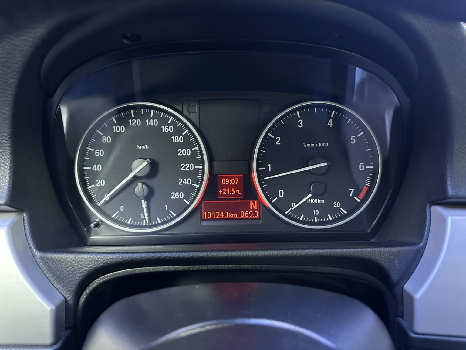 BMW-320i-2011-213DZP (17)