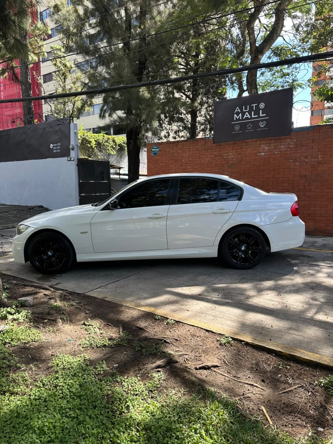 BMW-320i-2011-213DZP (3)