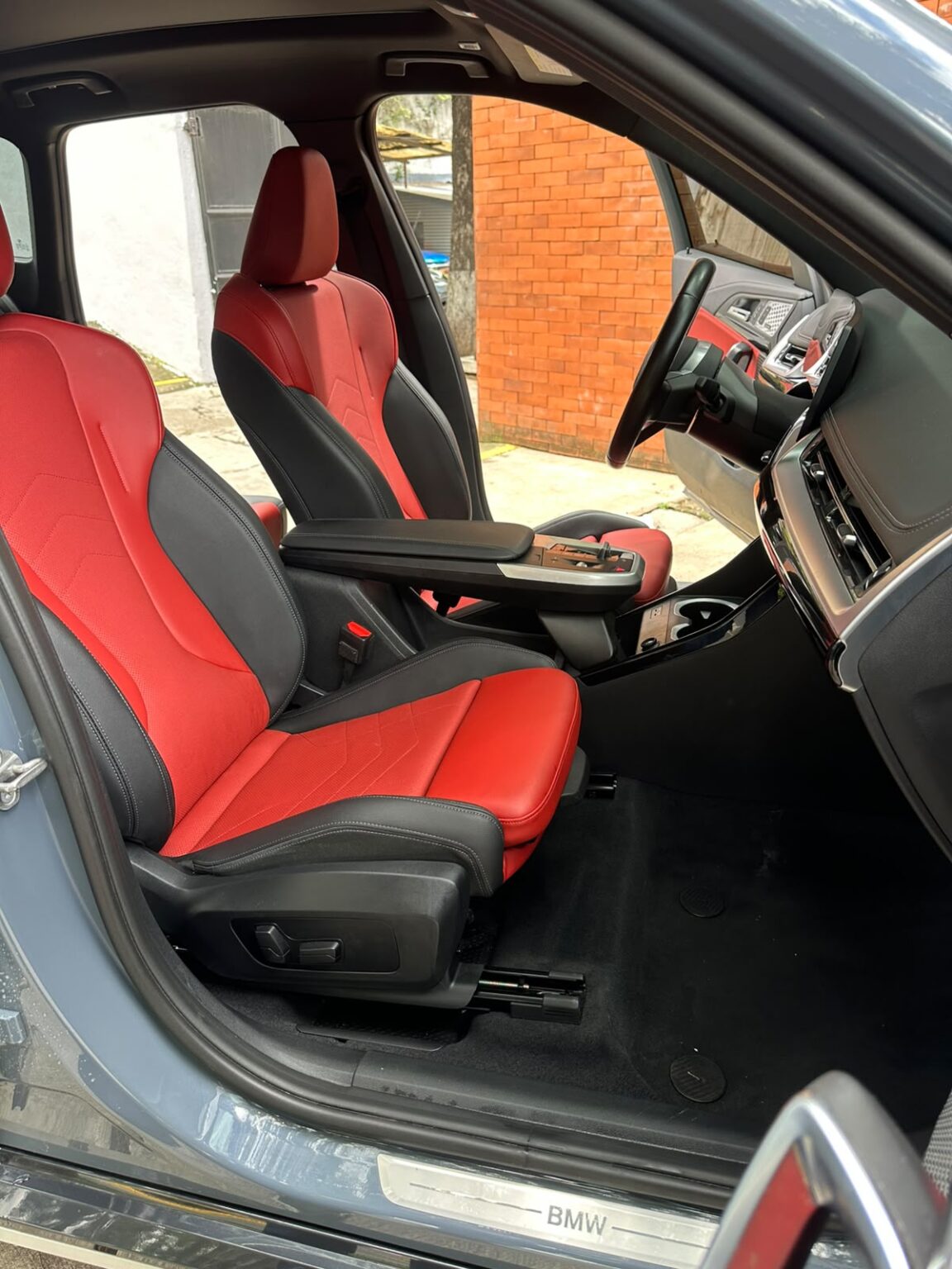 BMW X1-Xdrive-28i-2023-900LSC (11)