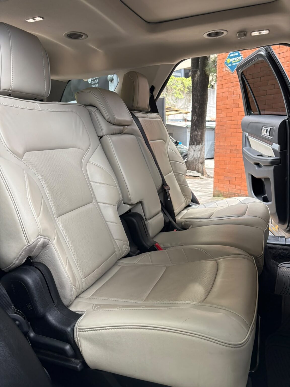 Ford-Explorer-Limited-FWD-2019-581JVL (10)