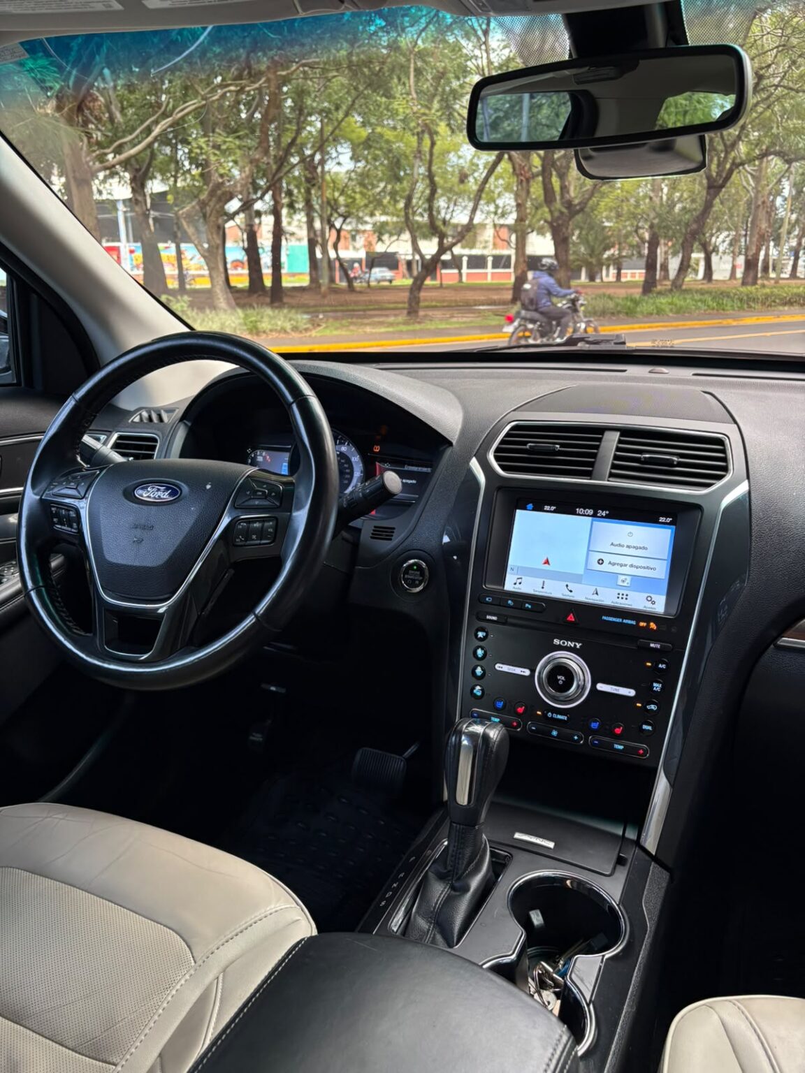 Ford-Explorer-Limited-FWD-2019-581JVL (11)