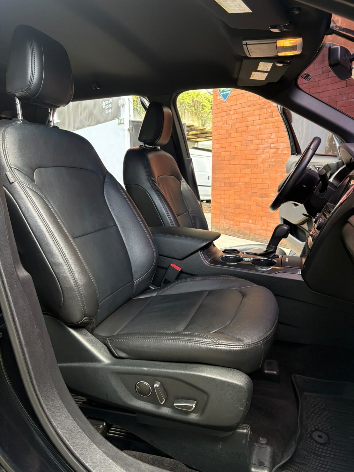 Ford-Explorer-XLT-2018-581JNC (11)