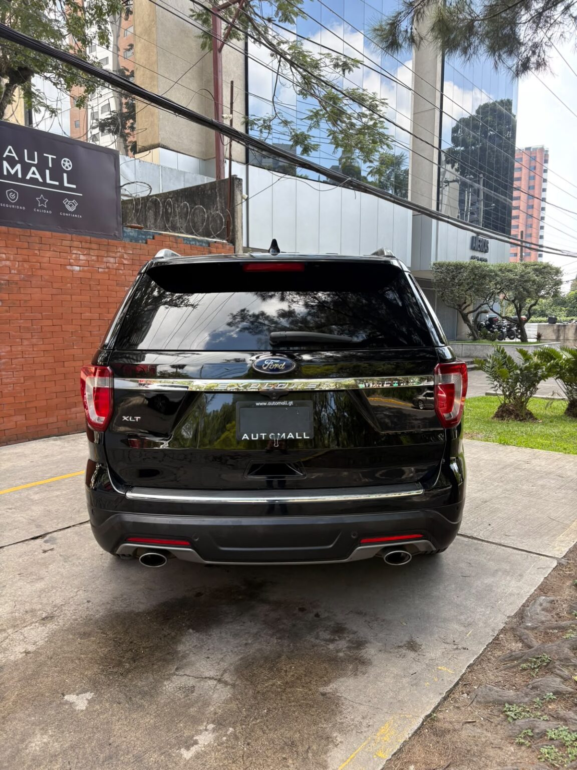 Ford-Explorer-XLT-2018-581JNC (7)