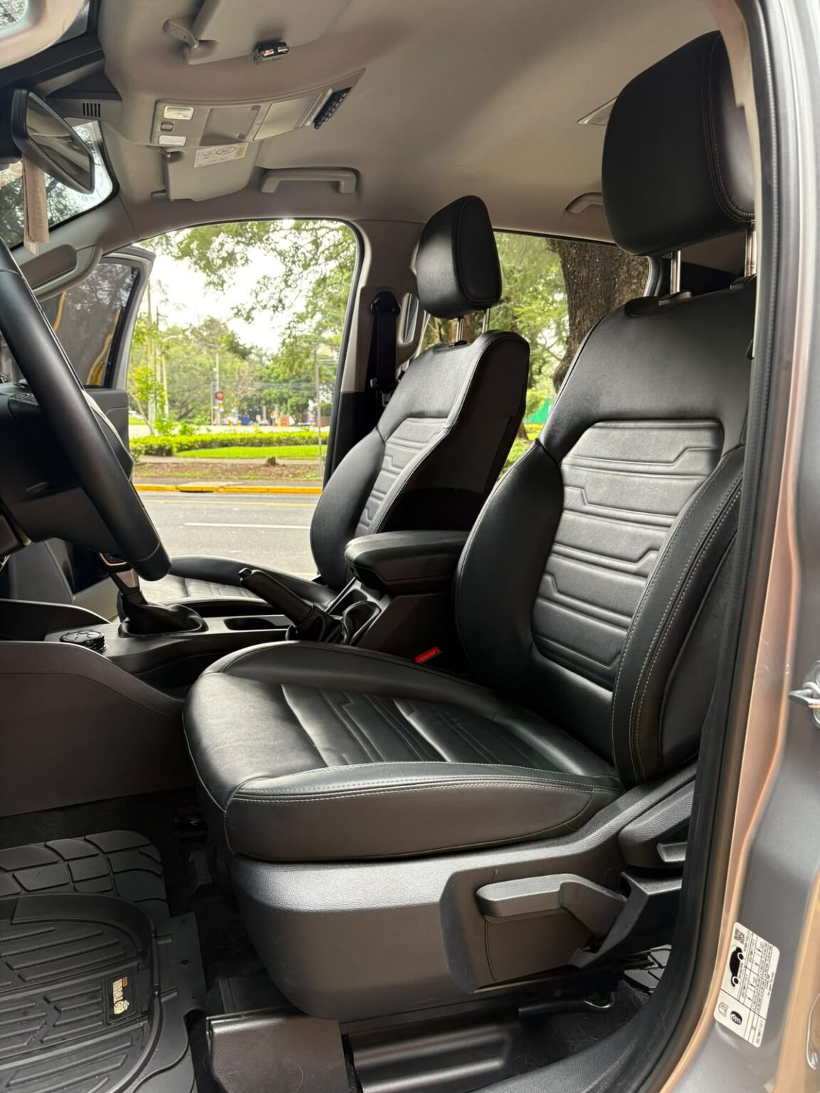 Ford-Ranger-XLT-2025-595LKD (8)
