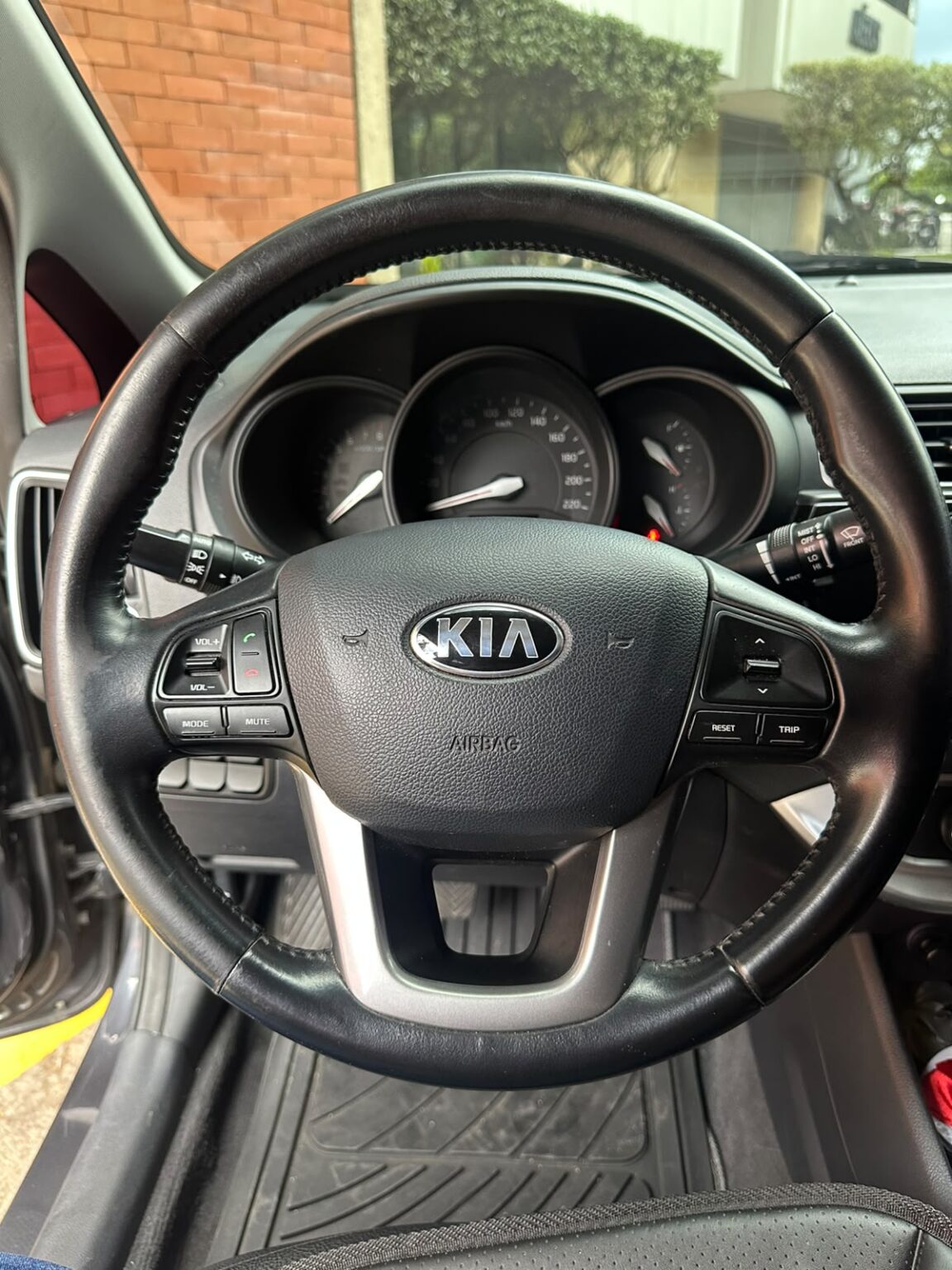 Kia-Rio-EX-2016-119FZM (11)