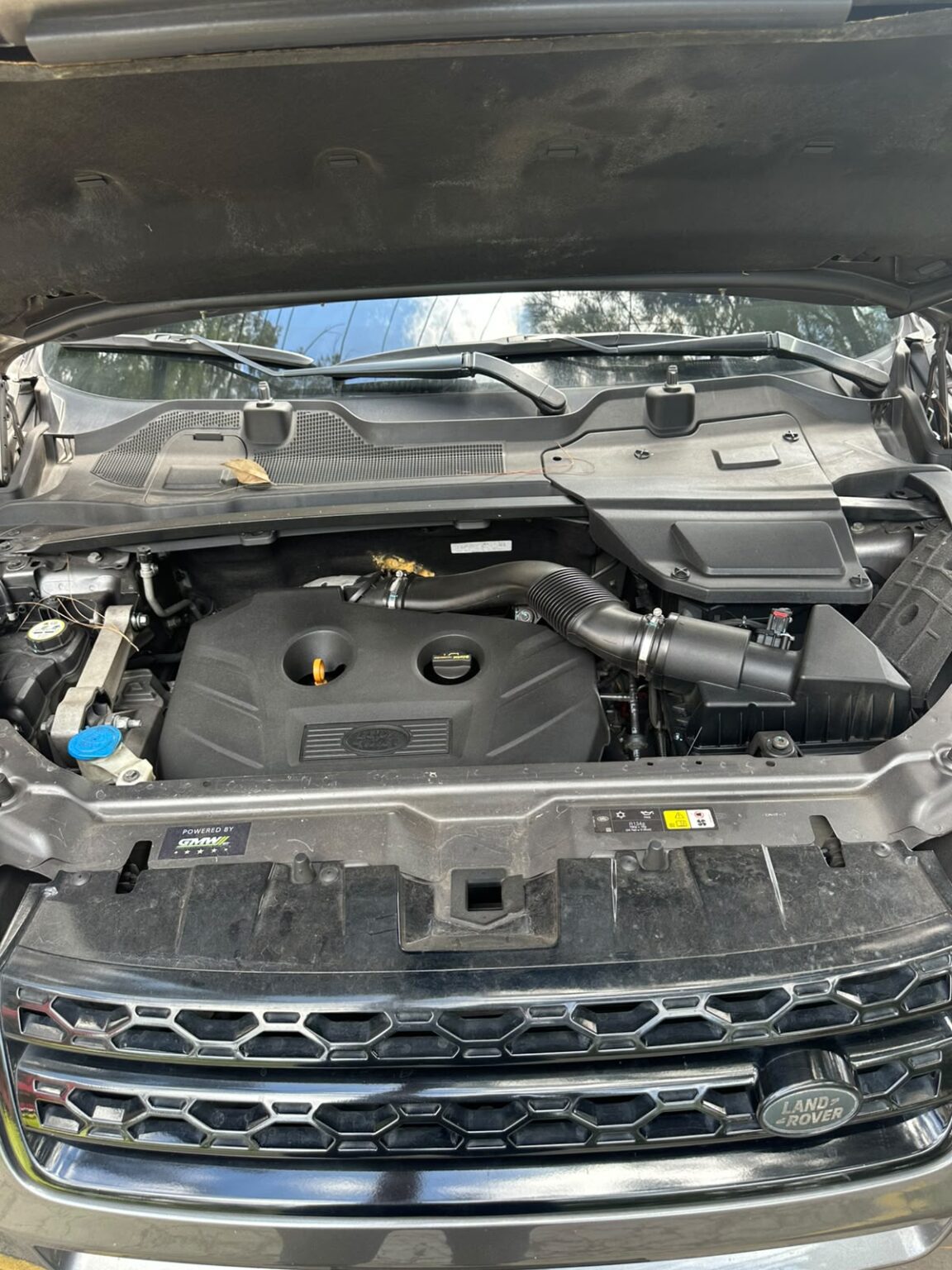Land-Rover-Discovery-Sport-2017-815GVJ (1)