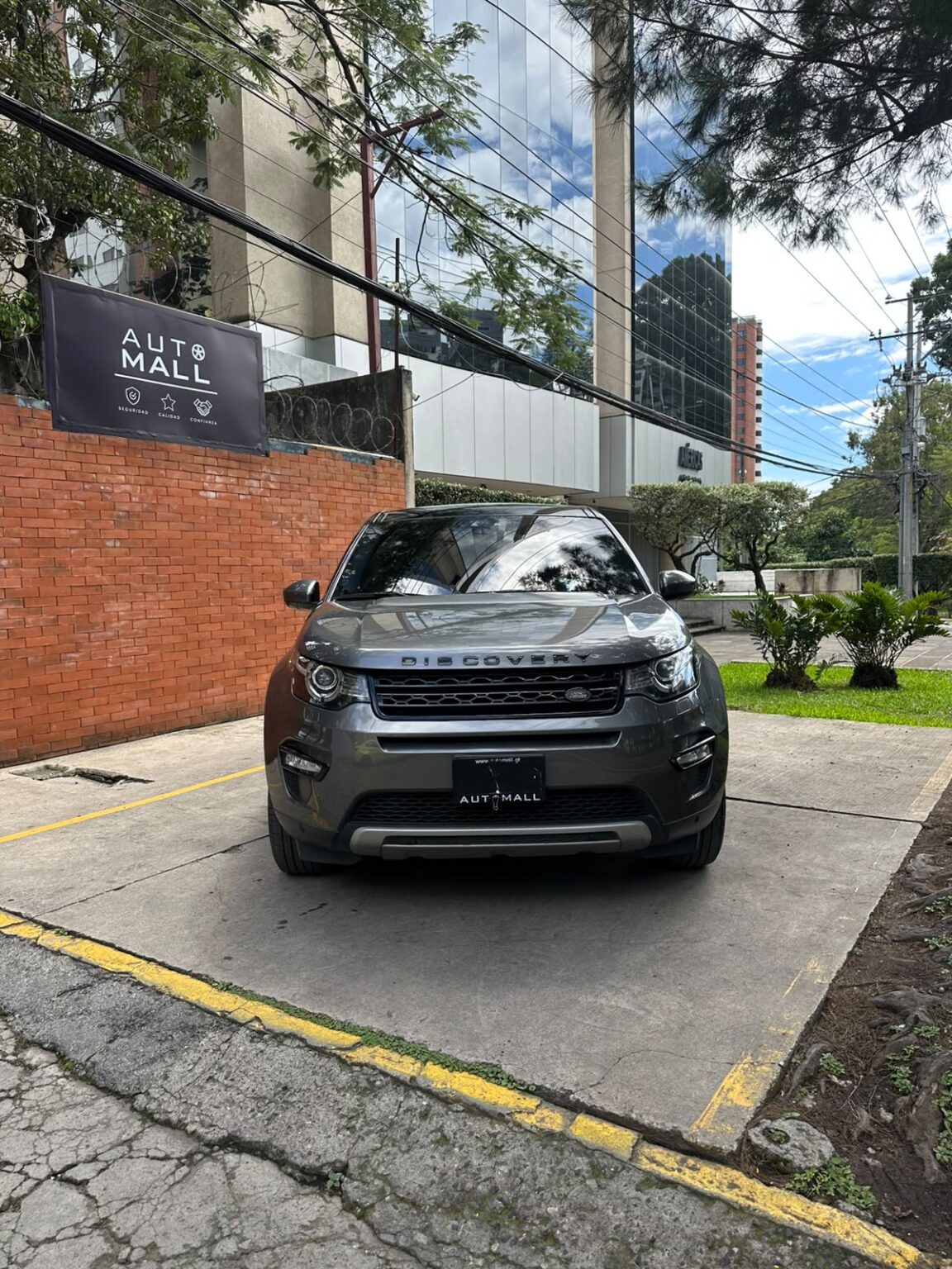 Land-Rover-Discovery-Sport-2017-815GVJ (9)