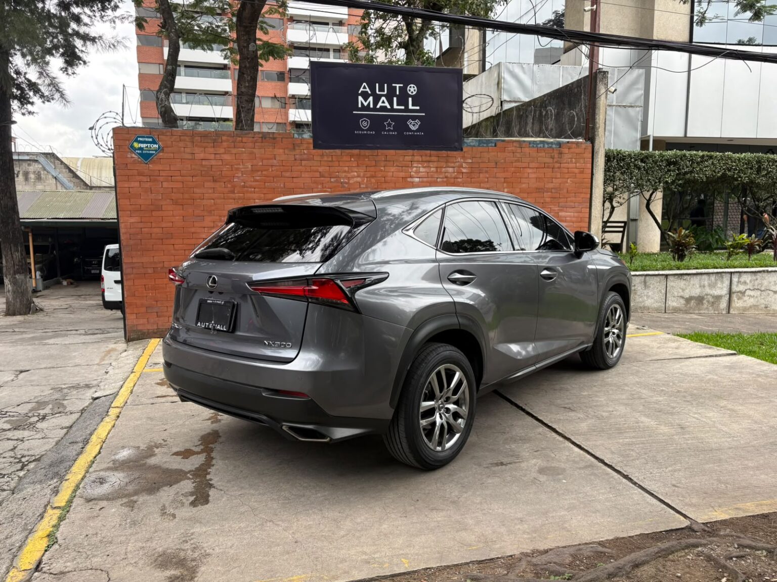 Lexus-NX300-2020-200KFZ (12)