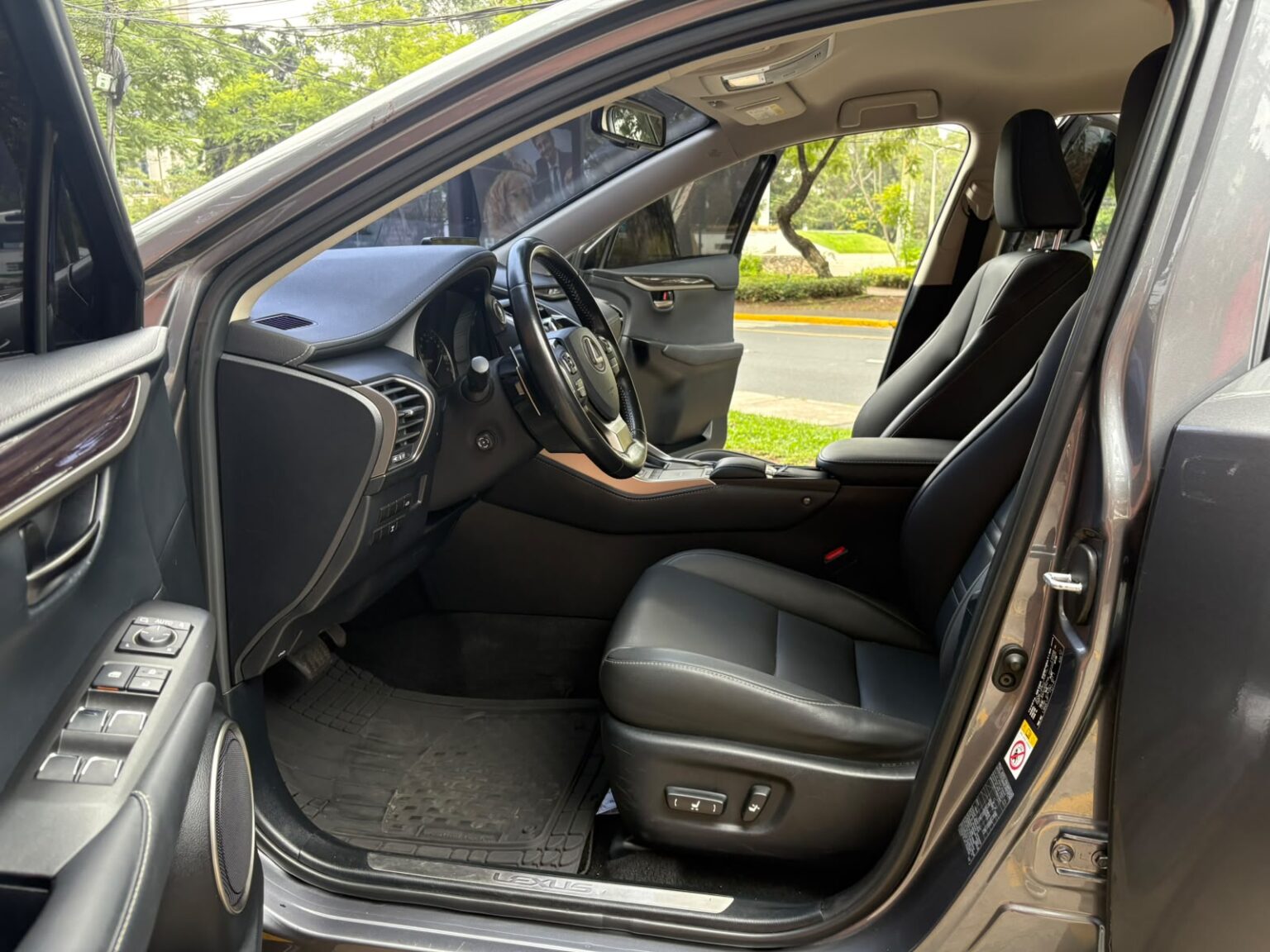 Lexus-NX300-2020-200KFZ (8)