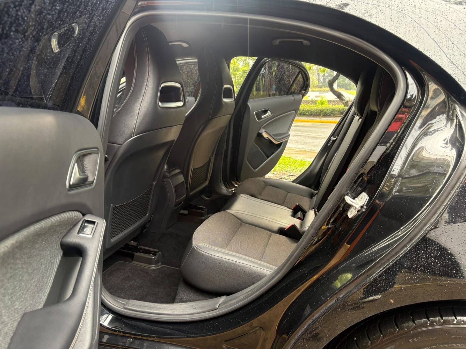Mercedes-Benz-A200-MT-2014-588FPS (10)