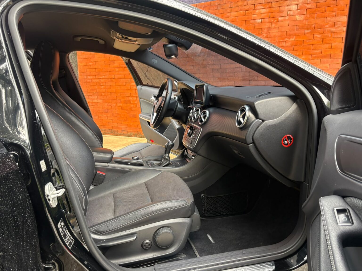 Mercedes-Benz-A200-MT-2014-588FPS (11)