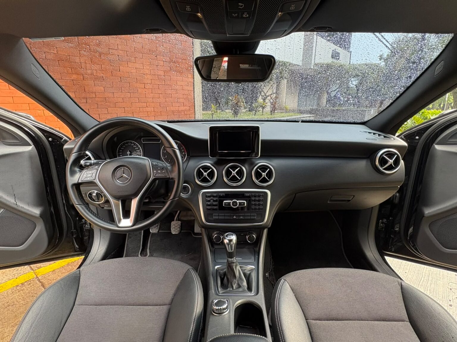 Mercedes-Benz-A200-MT-2014-588FPS (13)