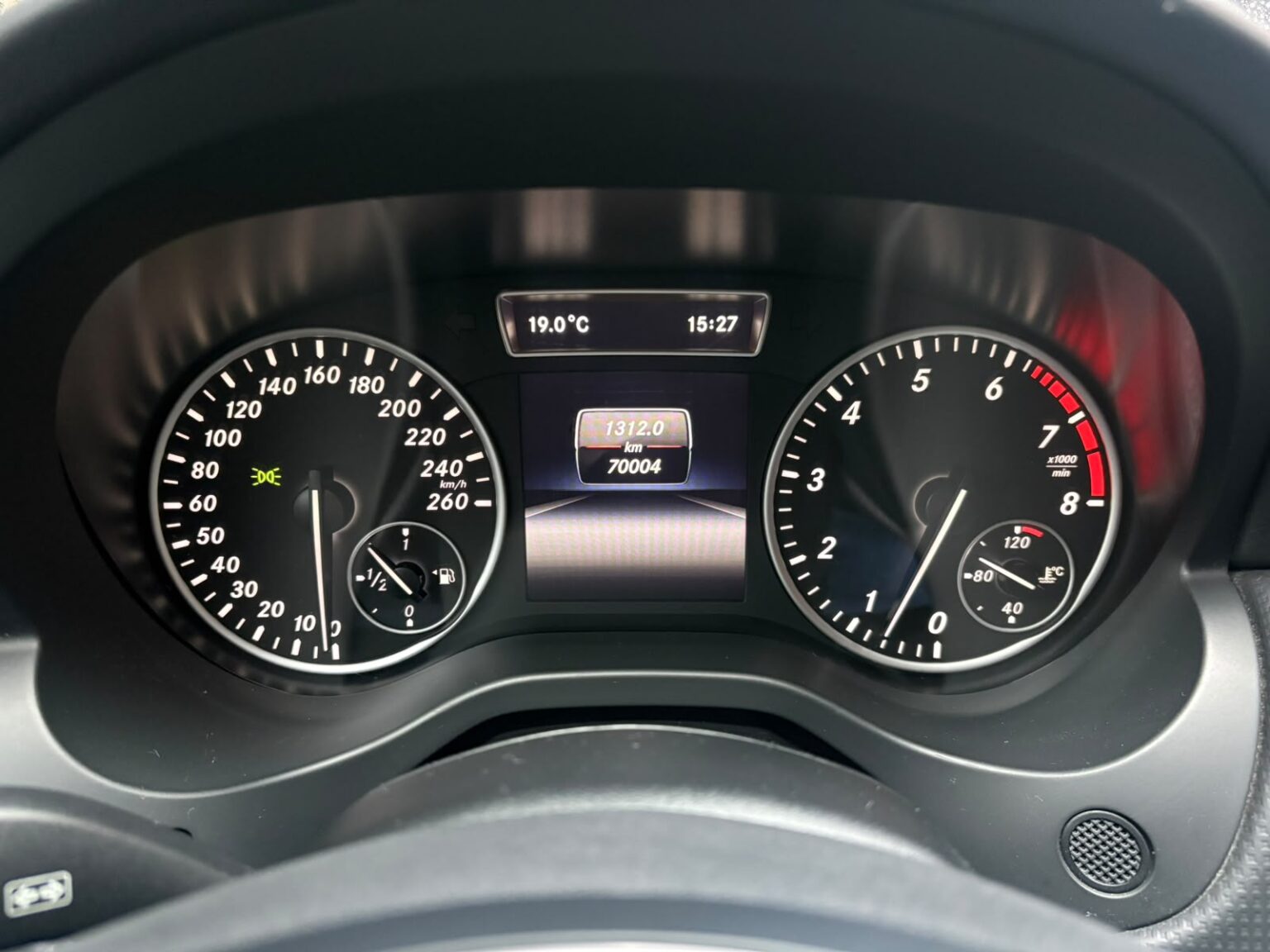 Mercedes-Benz-A200-MT-2014-588FPS (14)