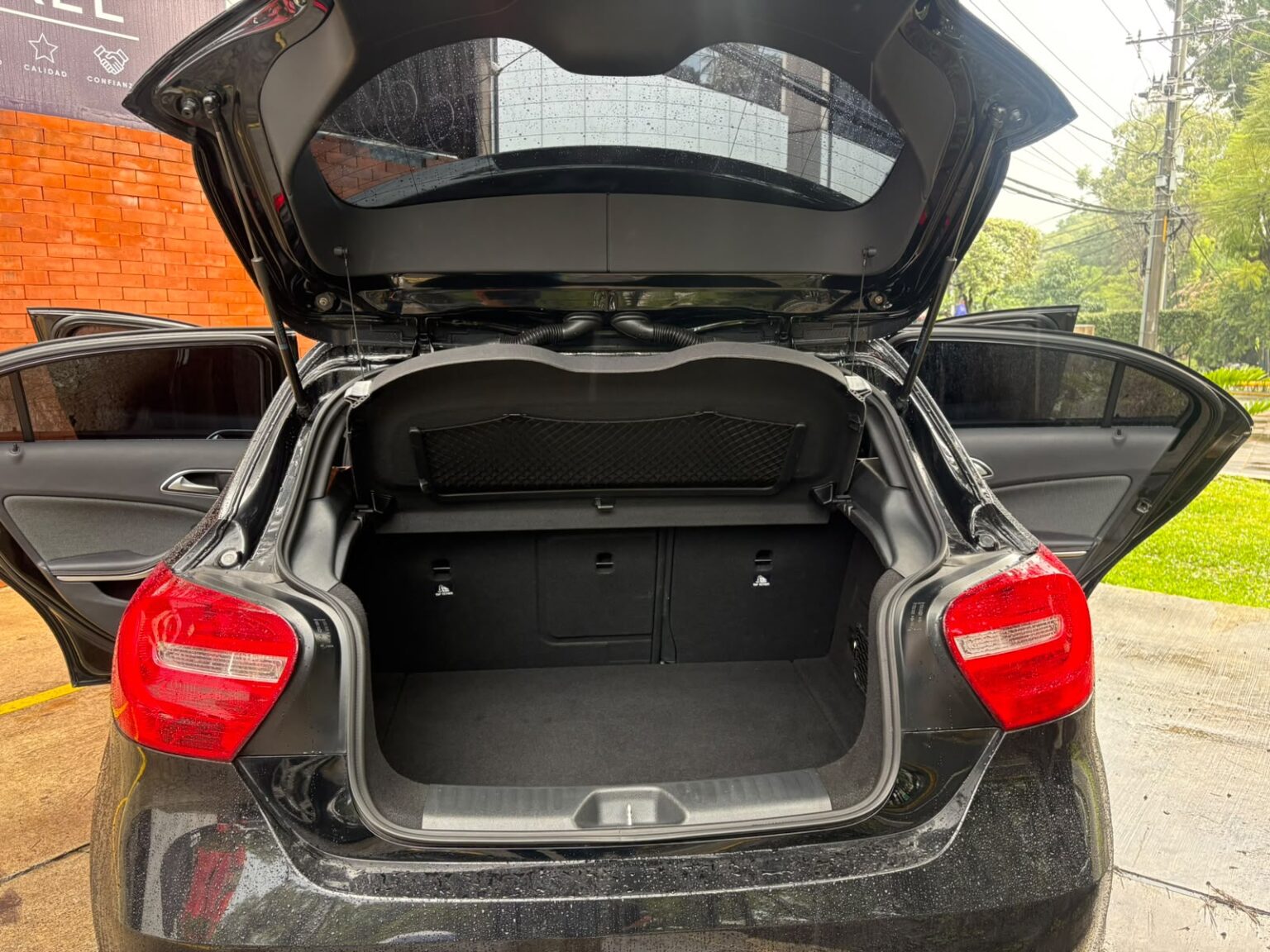 Mercedes-Benz-A200-MT-2014-588FPS (17)