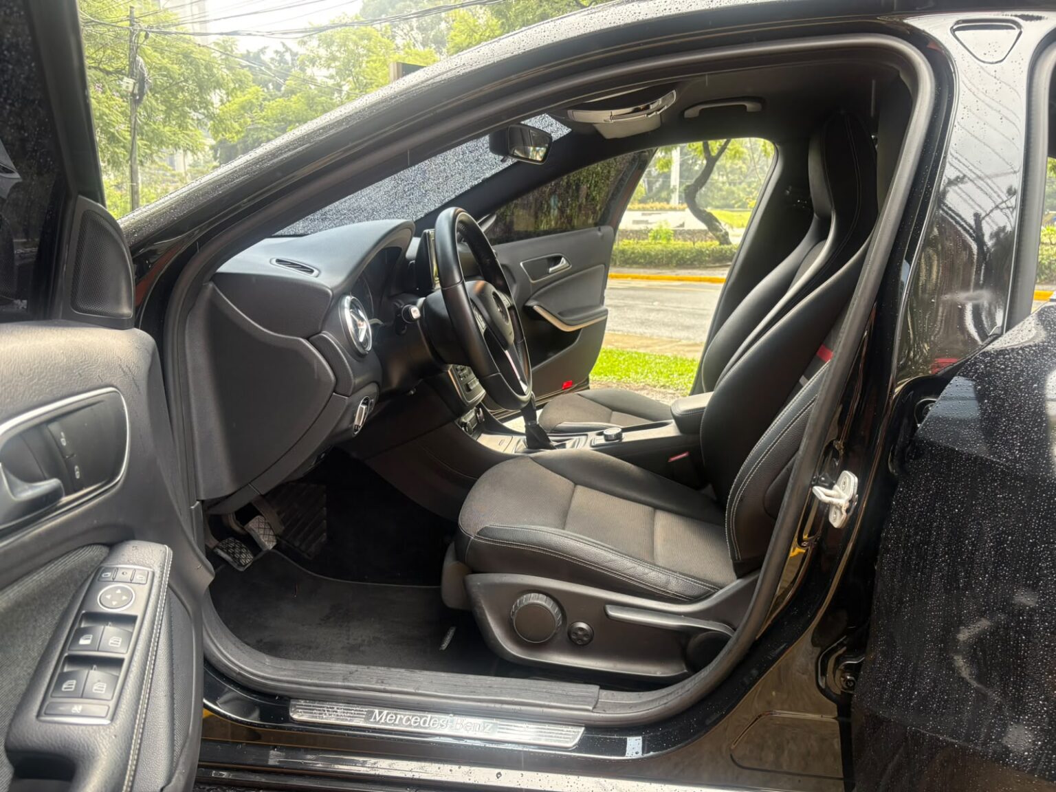 Mercedes-Benz-A200-MT-2014-588FPS (9)